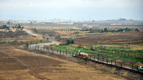 140208133018_turkey_and_syria_border_464x261_afpgettyimages_nocredit